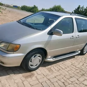 Toyota Sienna 2002