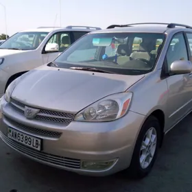 Toyota Sienna 2004