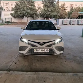 Toyota Camry 2021