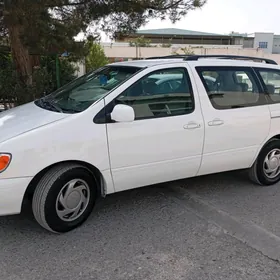 Toyota Sienna 2002