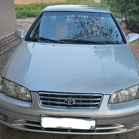 Toyota Camry 2000