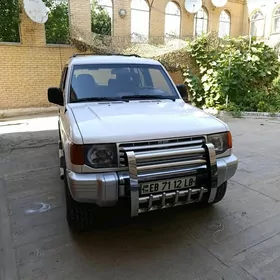 Mitsubishi Pajero 1994