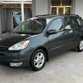 Toyota Sienna 2004