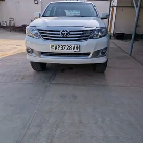 Toyota Fortuner 2012