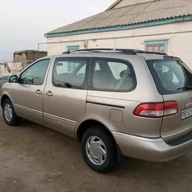 Toyota Sienna 2001