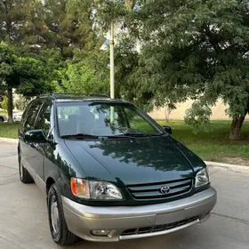 Toyota Sienna 2002