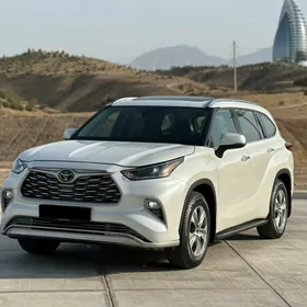 Toyota Highlander 2021