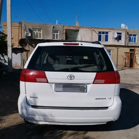 Toyota Sienna 2005