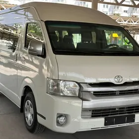 Toyota Hiace 2015