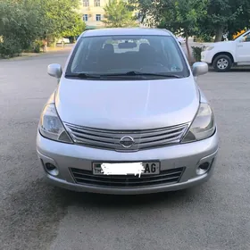 Nissan Versa 2012