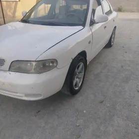 Daewoo Nubira 1998