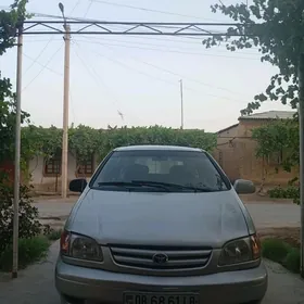 Toyota Sienna 2002