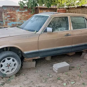 Mercedes-Benz C280 1989