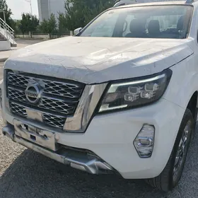 Nissan Navara 2024