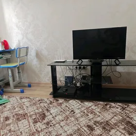 Telewizoryñ aşagyna goýulýan