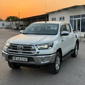 Toyota Hilux 2024