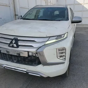 Mitsubishi Montero Sport 2024