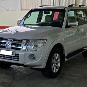 Mitsubishi Pajero 2013