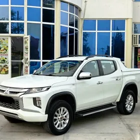 Mitsubishi L200 2020