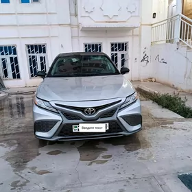 Toyota Camry 2020