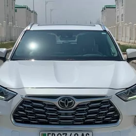 Toyota Highlander 2021