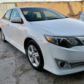 Toyota Camry 2013
