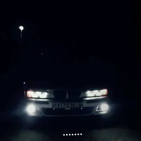 BMW E39 2000