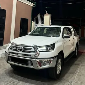 Toyota Hilux 2021