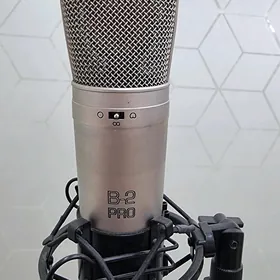 STUDIO B2 MIKRAFON YAMAHA PULT