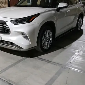 Toyota Highlander 2020