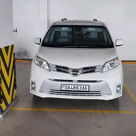 Toyota Sienna 2018