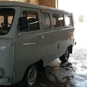 UAZ 2206 2001