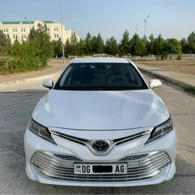 Toyota Camry 2018