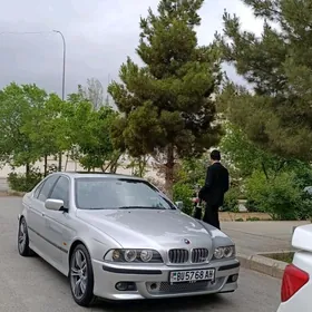BMW E39 2000