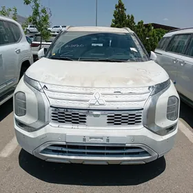 Mitsubishi Outlander 2025