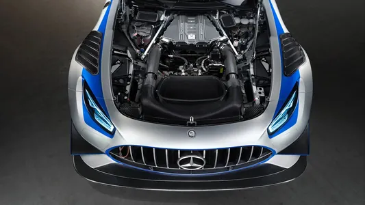 Mersedes-AMG 2028-nji ýylda täze V8-i çykarmaga taýýarlanýar