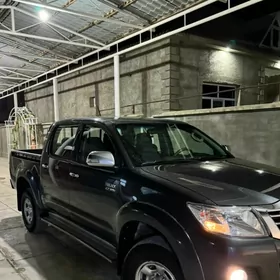 Toyota Hilux 2013