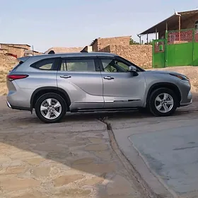 Toyota Highlander 2021
