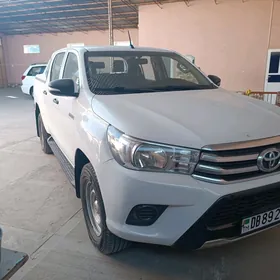 Toyota Hilux 2016