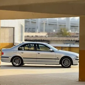 BMW E39 2000