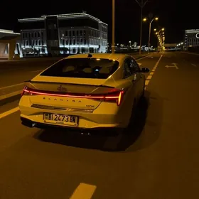 Hyundai Elantra 2021
