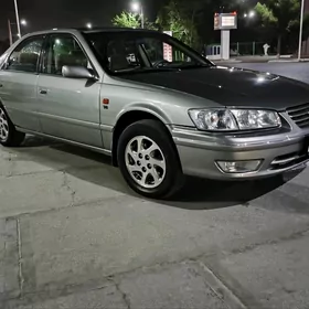 Toyota Camry 2000