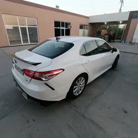 Toyota Camry 2019
