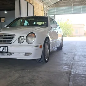 Mercedes-Benz E320 2000