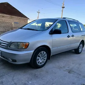 Toyota Sienna 2001