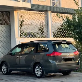 Toyota Sienna 2012