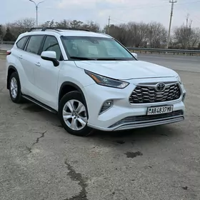 Toyota Highlander 2022