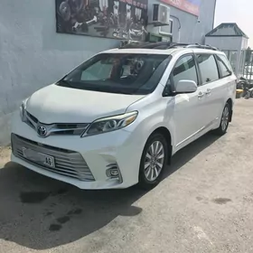Toyota Sienna 2018