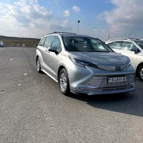 Toyota Sienna 2021