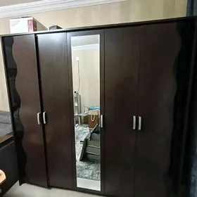 Шкаф